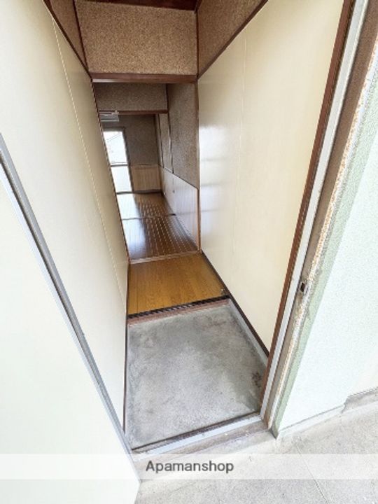 菱川コーポ205の玄関