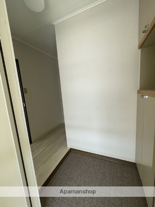 フレグランス八幡C201の玄関