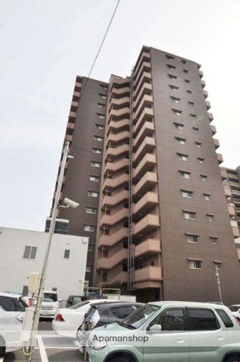 岡山県岡山市北区大供3丁目の賃貸マンションの外観