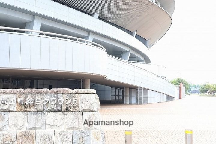 SUN GATEの周辺
