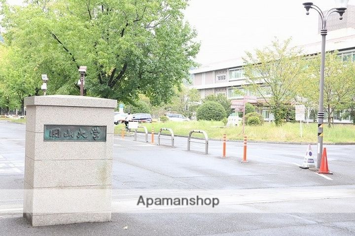 SUN GATEの周辺
