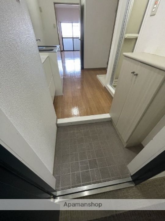 PALAZZOWAKO706の玄関