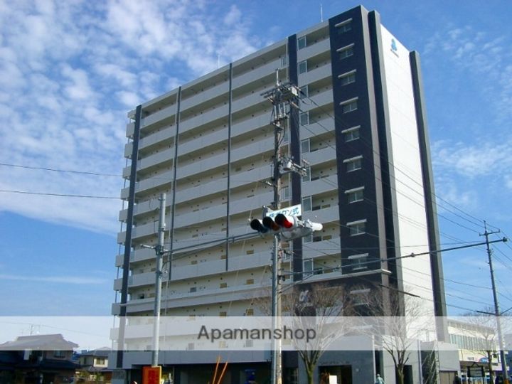 岡山県岡山市北区西古松の賃貸マンションの外観