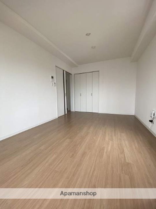 岡山県岡山市北区三門東町の賃貸マンションの内装