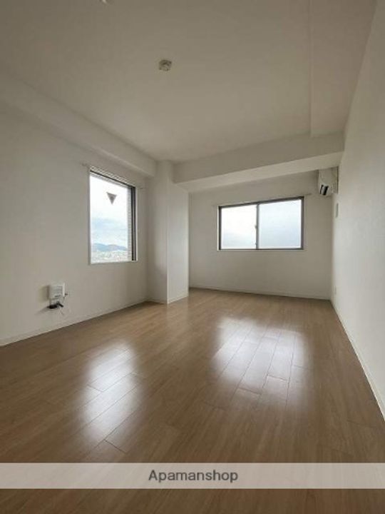 岡山県岡山市北区三門東町の賃貸マンションの内装