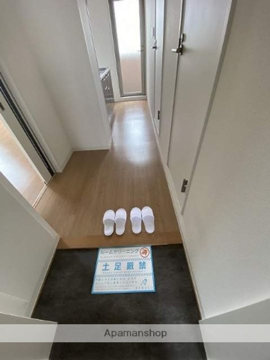 岡山県岡山市北区三門東町の賃貸マンションの玄関