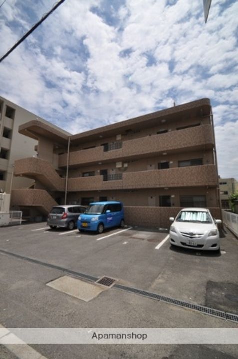 岡山県岡山市北区中井町1丁目の賃貸マンションの外観
