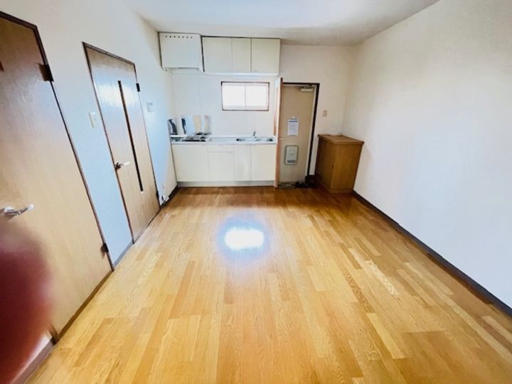 プチパール児島202の居間
