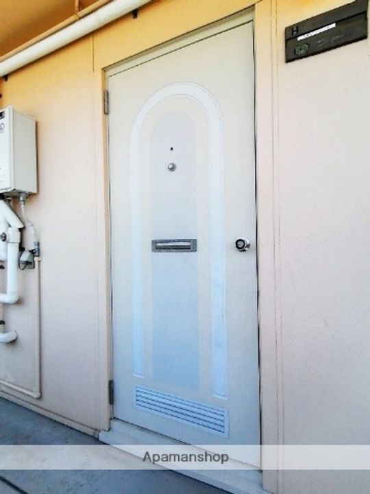 幸運マンション2号棟の外観