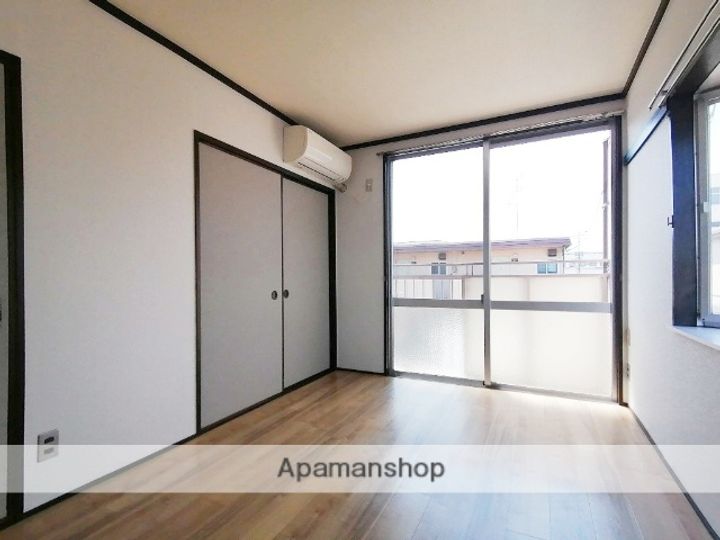 幸運マンション2号棟の居間