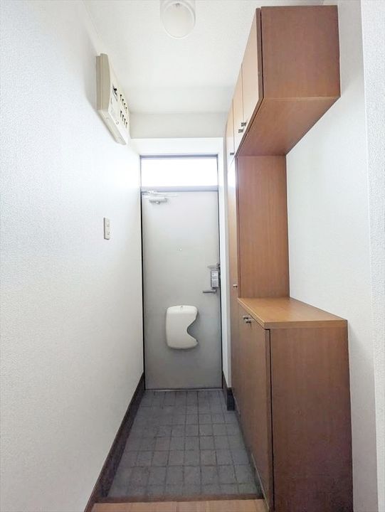 ビッグフォレスト Sの玄関