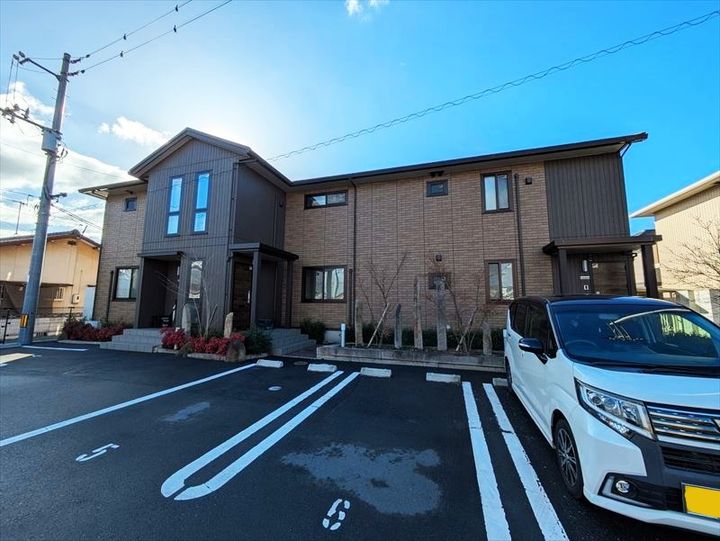 サフィール C棟 C棟C101の外観