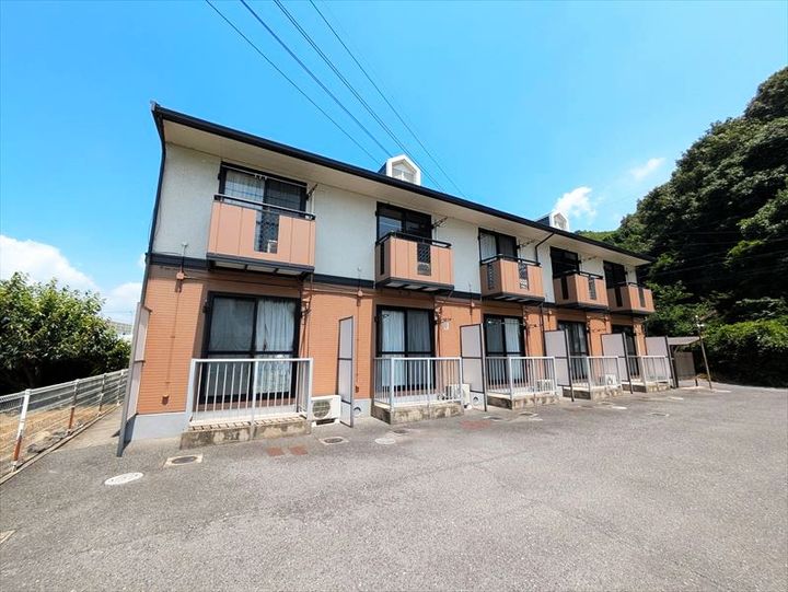 レインボーハイツ B棟の外観