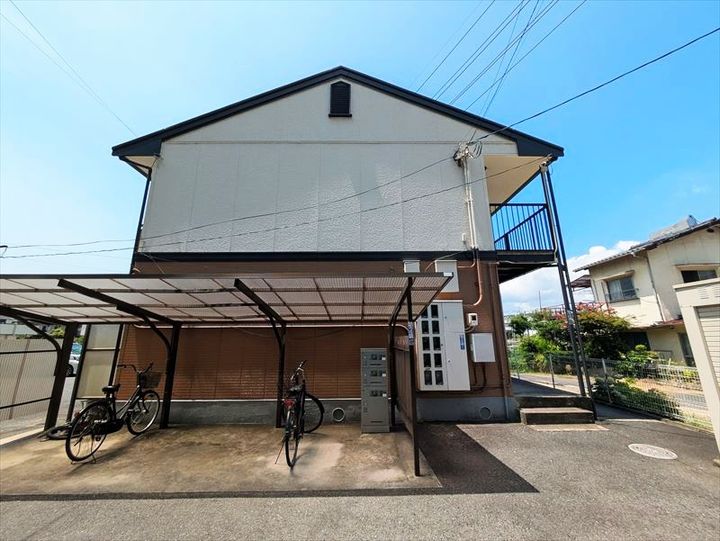 レインボーハイツ B棟の外観