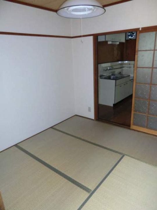 ルーク青江103の居間