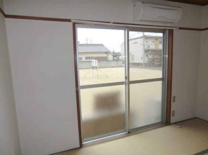 ルーク青江103の居間