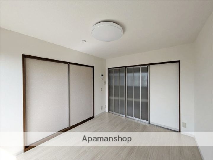 ロンクー B棟の内装