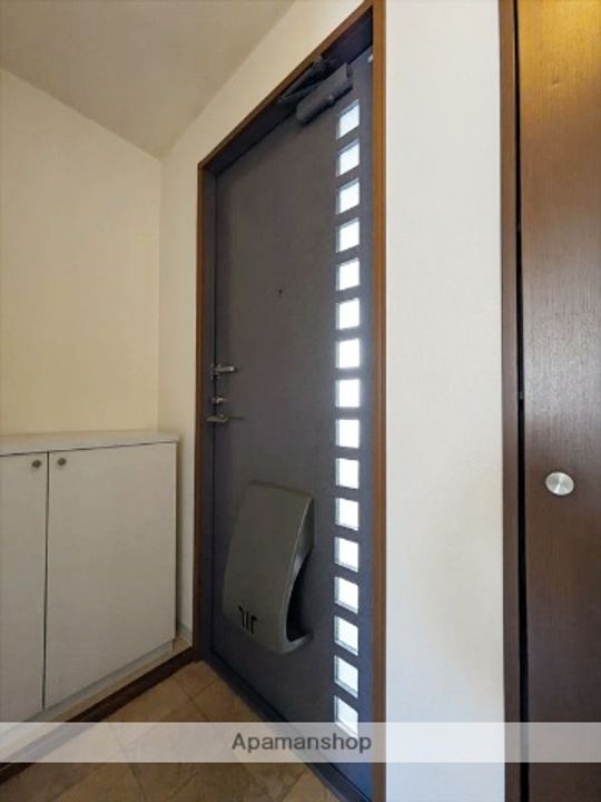 ロンクー B棟の玄関