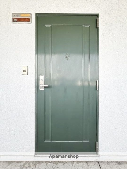 グローリー中庄の外観