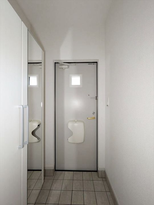 レジデンス・ロジェの玄関