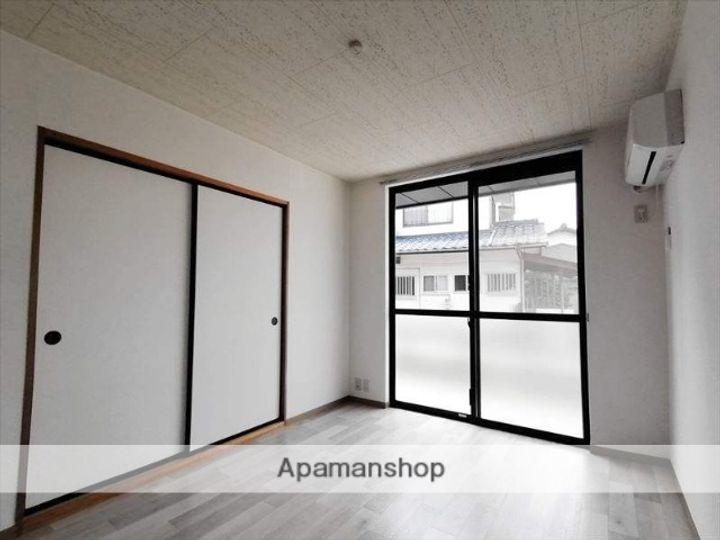 レイクスワンの居間