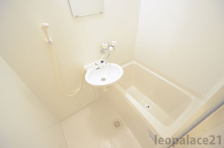 レオパレスGRACE水島119の風呂