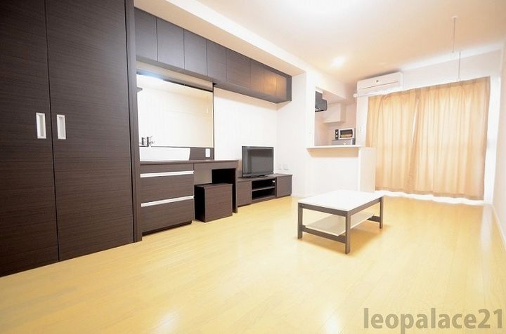 レオネクスト原205の居間