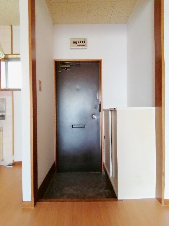 エルディム明日香の玄関