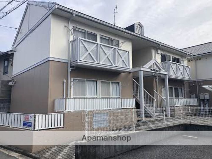 フレグランス三上B棟の外観