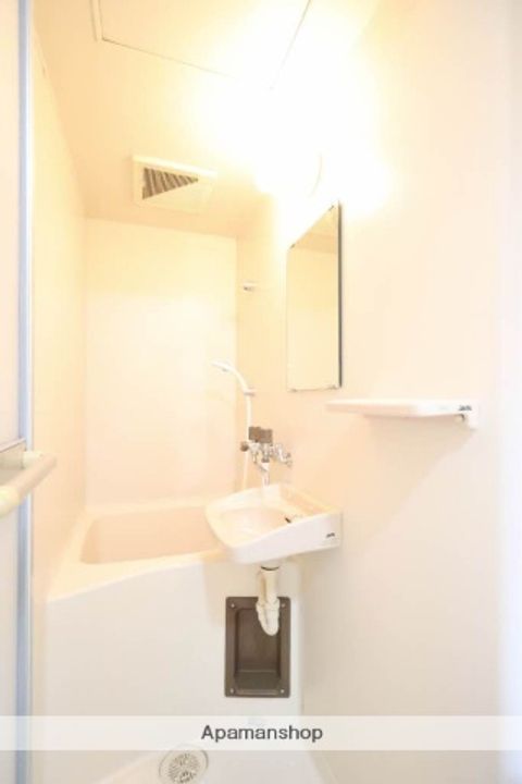 広島県広島市中区南竹屋町の賃貸マンションの内装