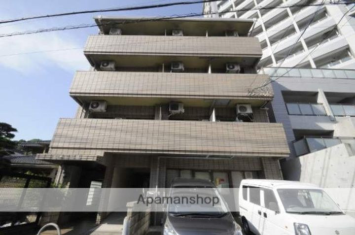 エステート山根の外観