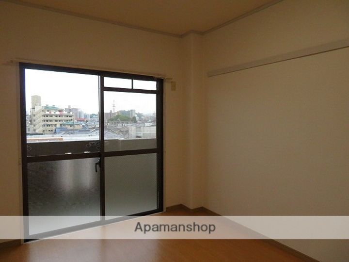 ビレッジ中央の居間