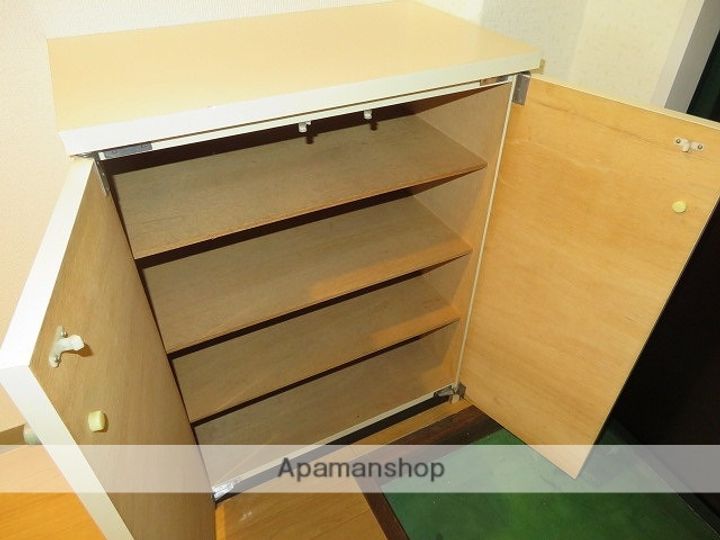 ビレッジ中央の玄関