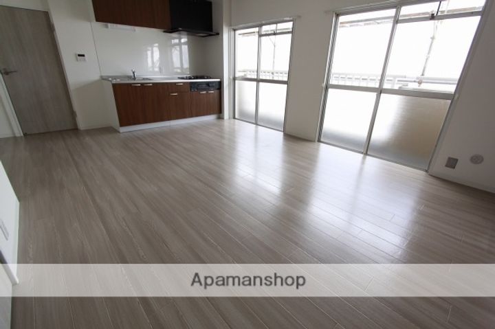 山根マンションの内装