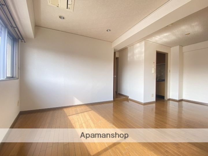 ホウライツルビルの内装