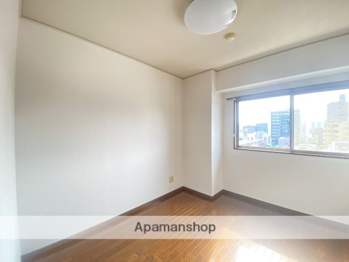 ホウライツルビルの内装