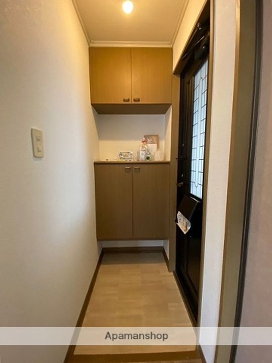 メゾン西口の玄関