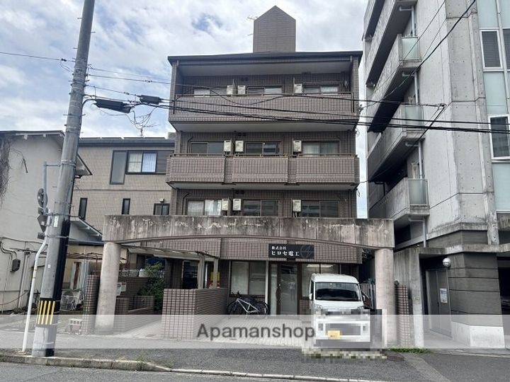 リーベイースト7の外観