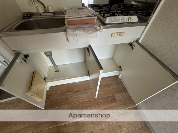 上原ビルの内装