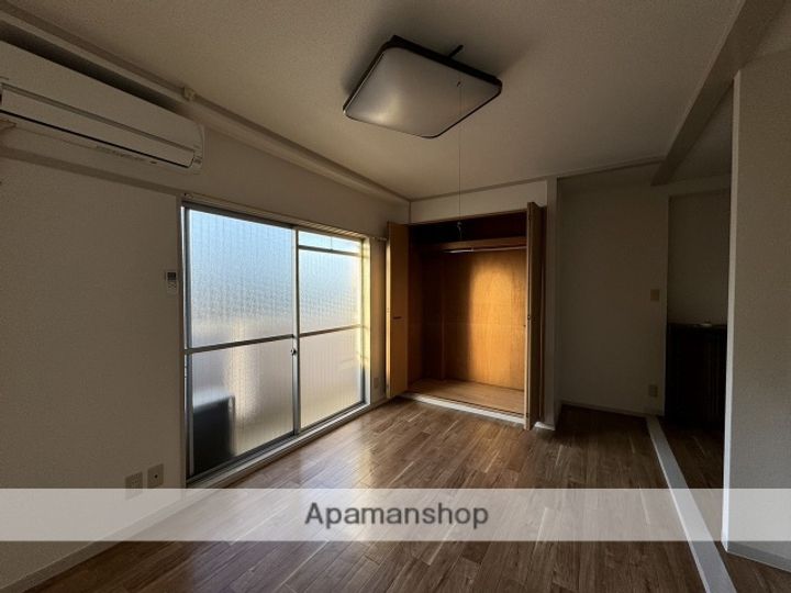 上原ビルの内装