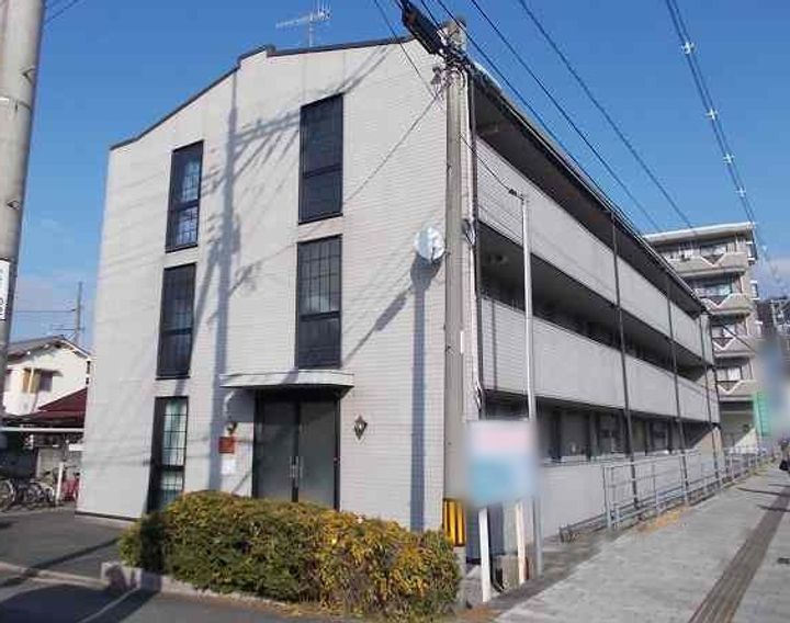 レオパレスこーぽ谷本101の外観