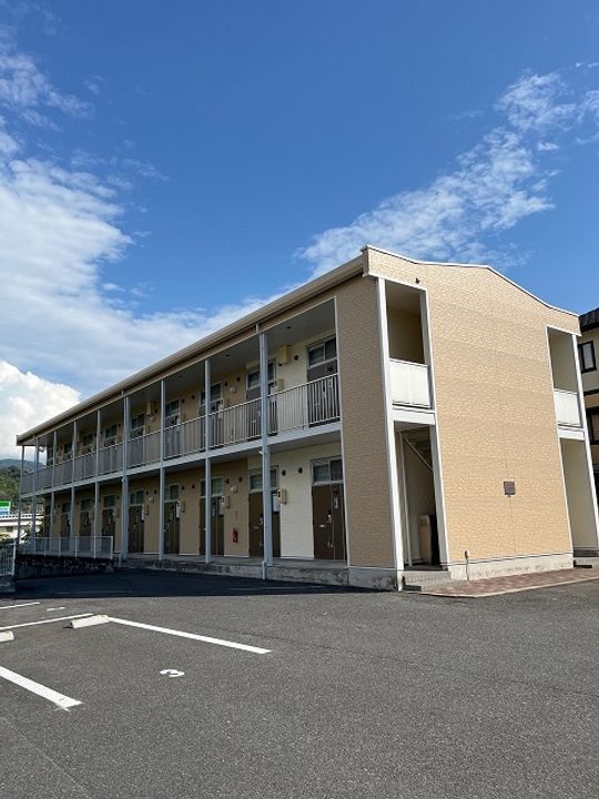レオパレス焼山中央203の外観