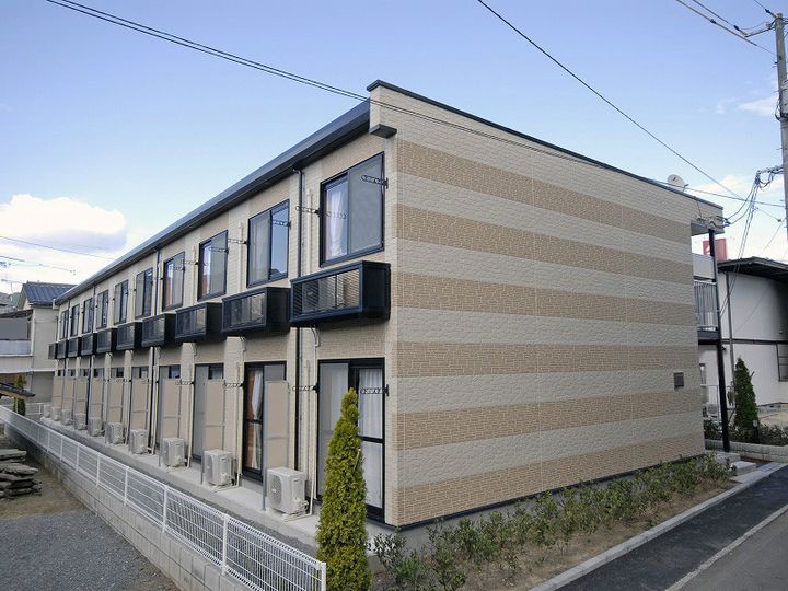 レオパレスやはた110の外観