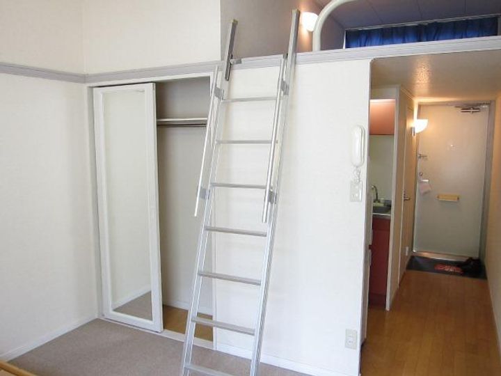 レオパレスシェルムーン103の居間