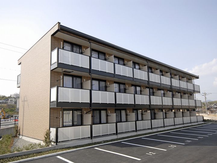 レオパレスアビタシオン焼山沖田203の外観