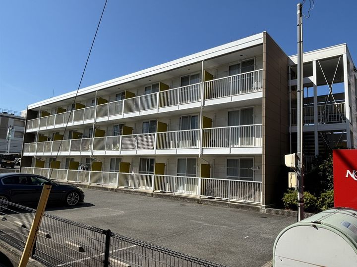 レオパレスフラットヒルズ304の外観