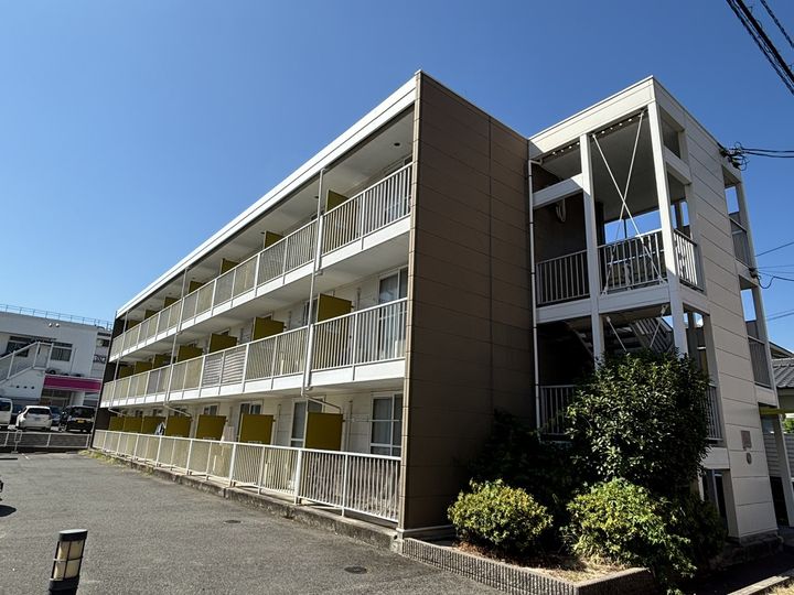 レオパレスフラットヒルズ304の外観