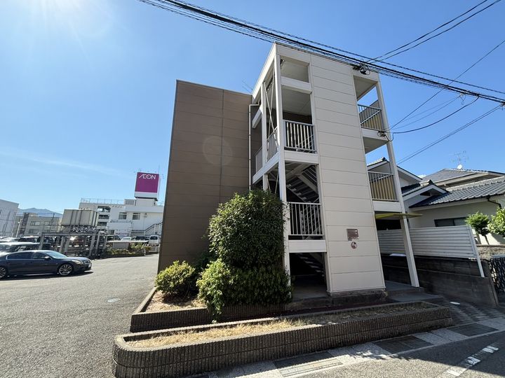 レオパレスフラットヒルズ304の外観