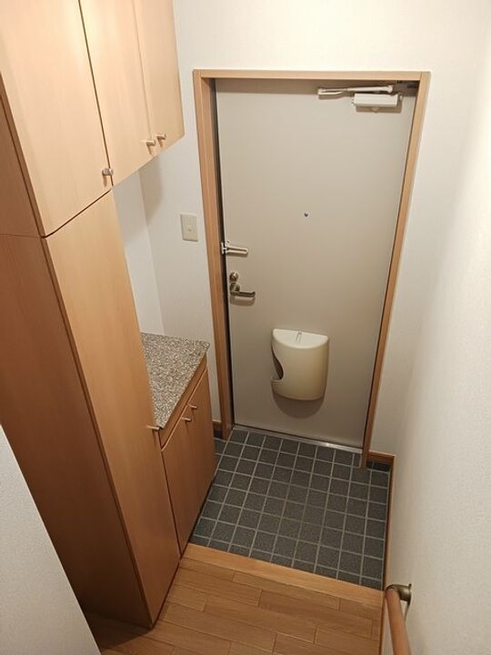 リヴェル ブレ Cの玄関