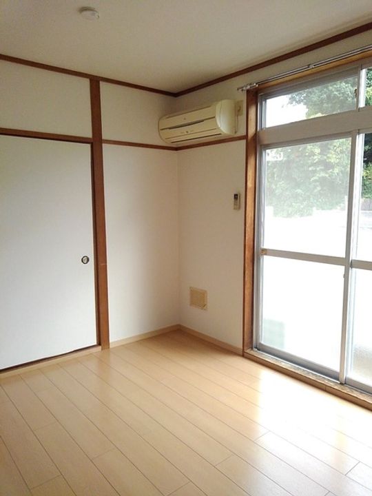 エルディム落合南Bの居間